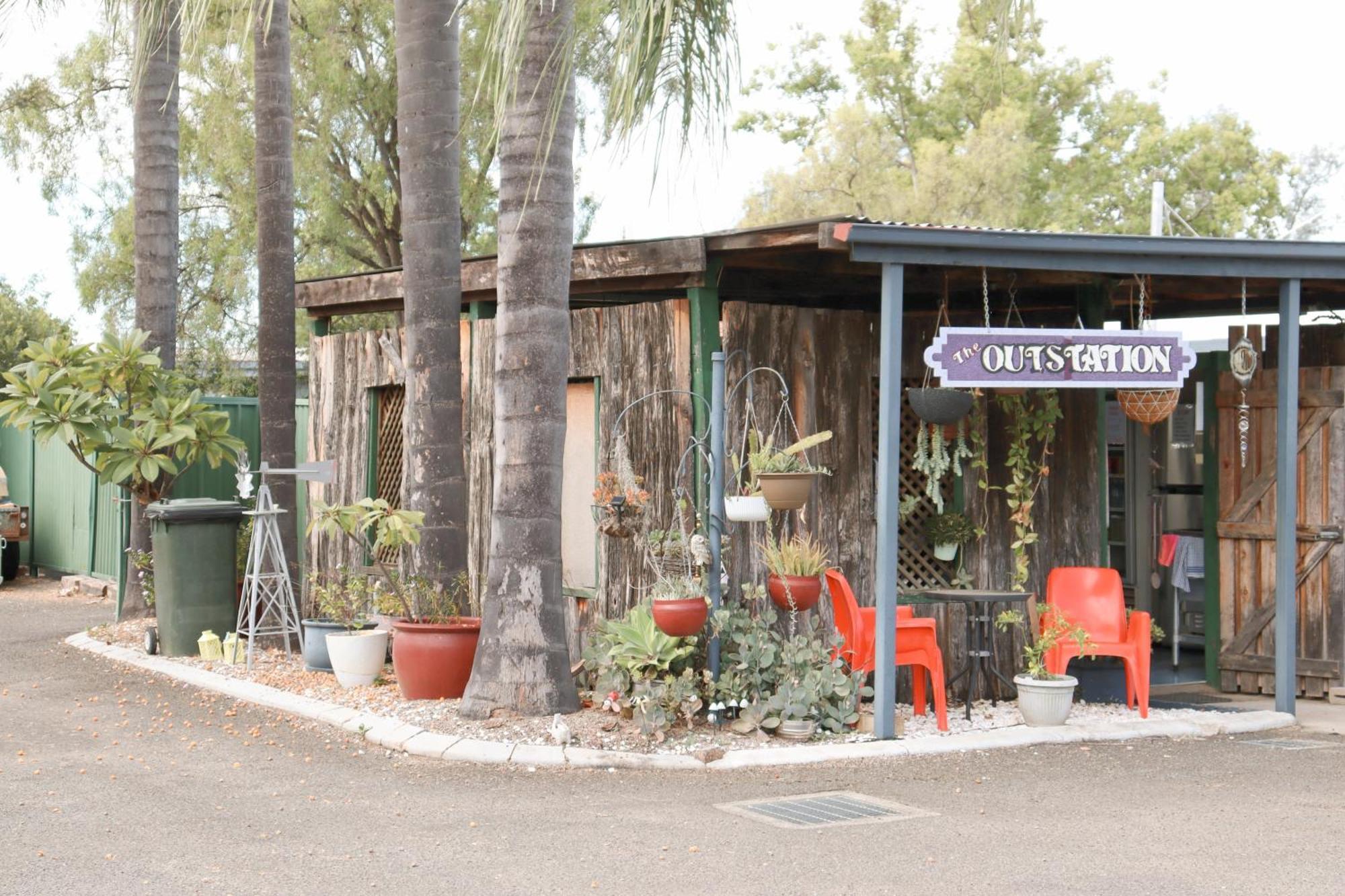 Injune Motel Luaran gambar